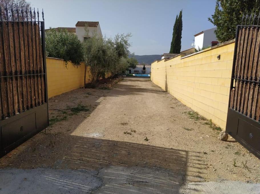 Agradable Casa Con Piscina En La Serrania. Arriate Eksteriør bilde